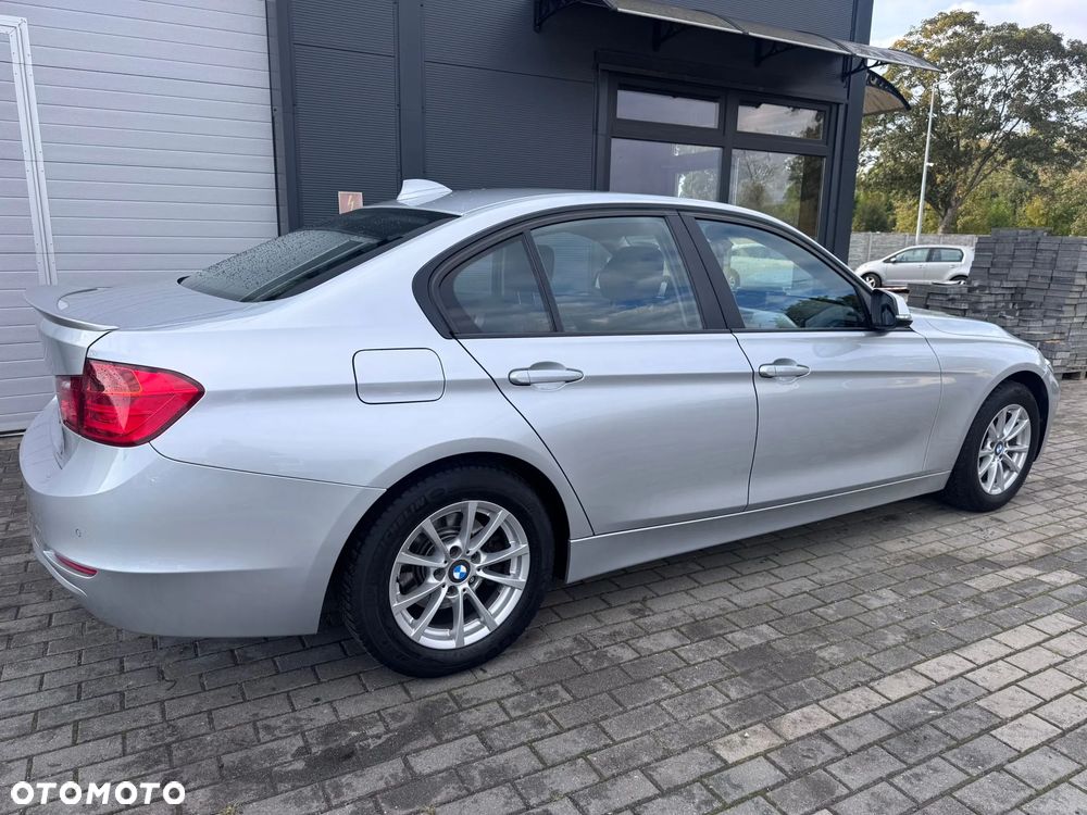 BMW Seria 3 316d Sport Line - 25