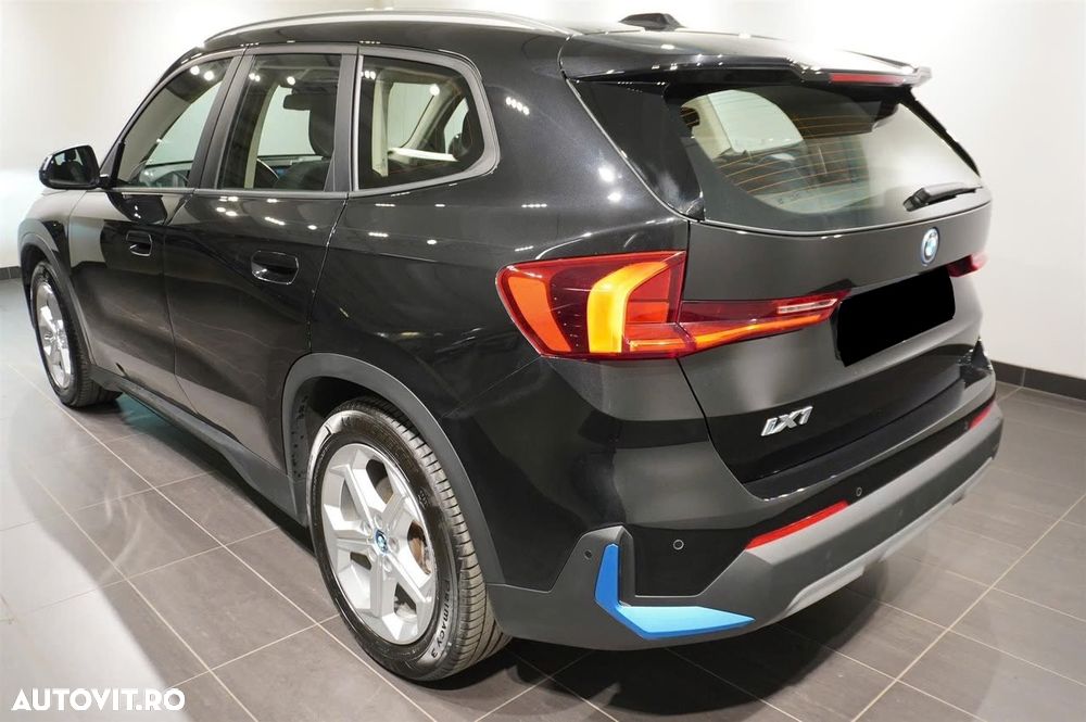 BMW iX1 xDrive30 - 3