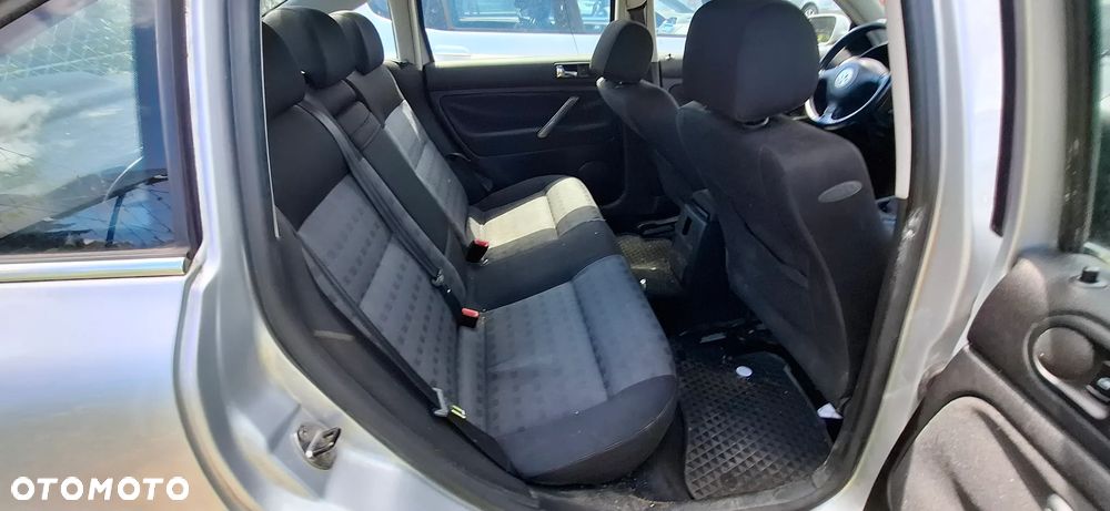 Volkswagen Passat - 10