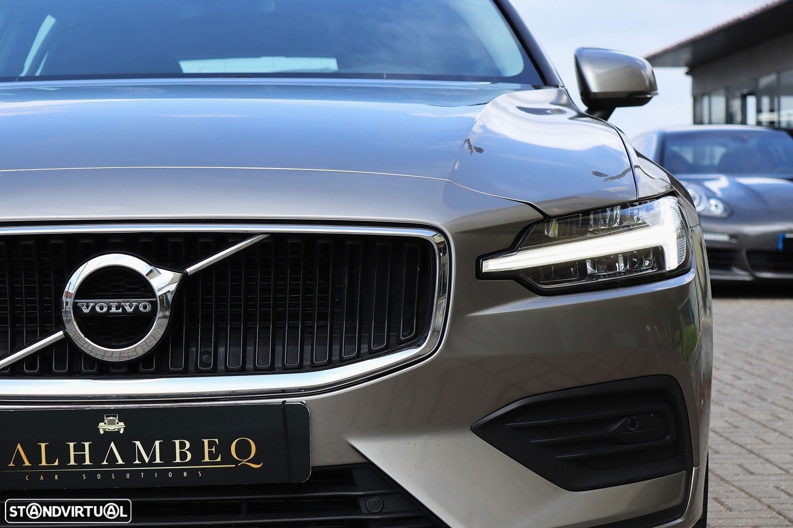 Volvo V60 2.0 B4 Momentum Geartronic - 13