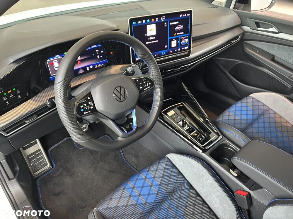 Volkswagen Golf Variant - 11