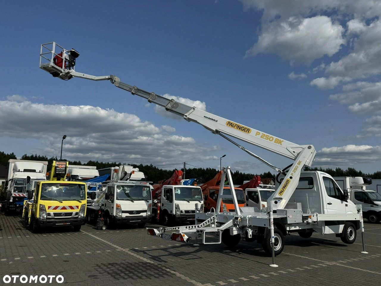 Mercedes-Benz Sprinter - 13