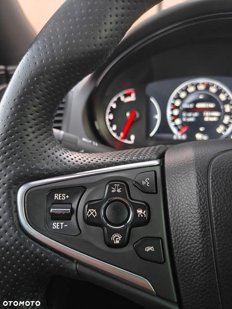 Opel Insignia - 26