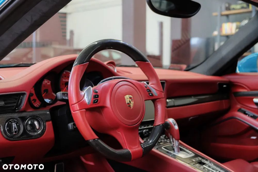 Porsche 911 Turbo S - 10