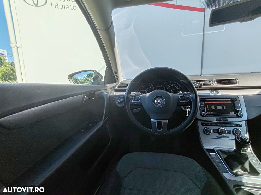 Volkswagen Passat 2.0 TDI Comfortline - 9