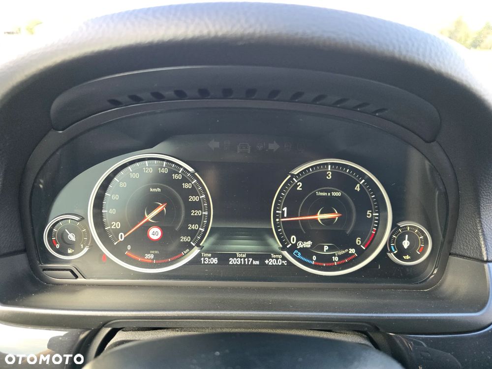 BMW Seria 5 518d - 22
