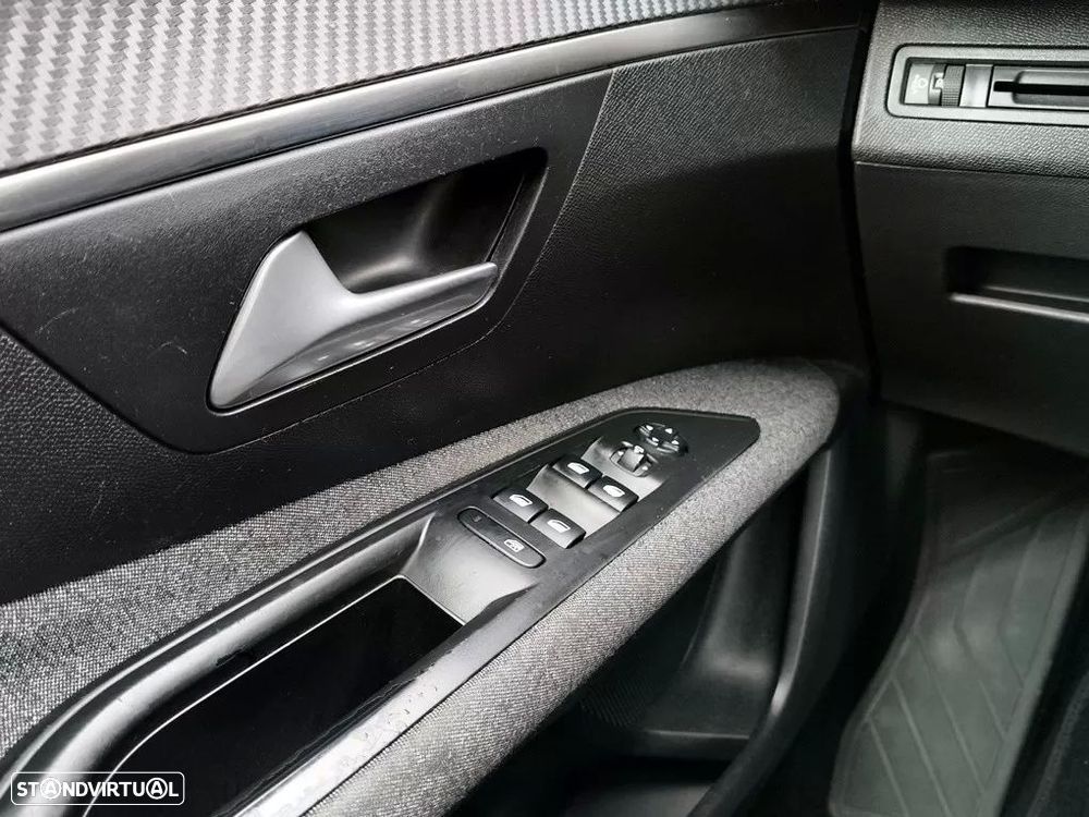 Peugeot 3008 1.5 BlueHDi Allure EAT8 - 19
