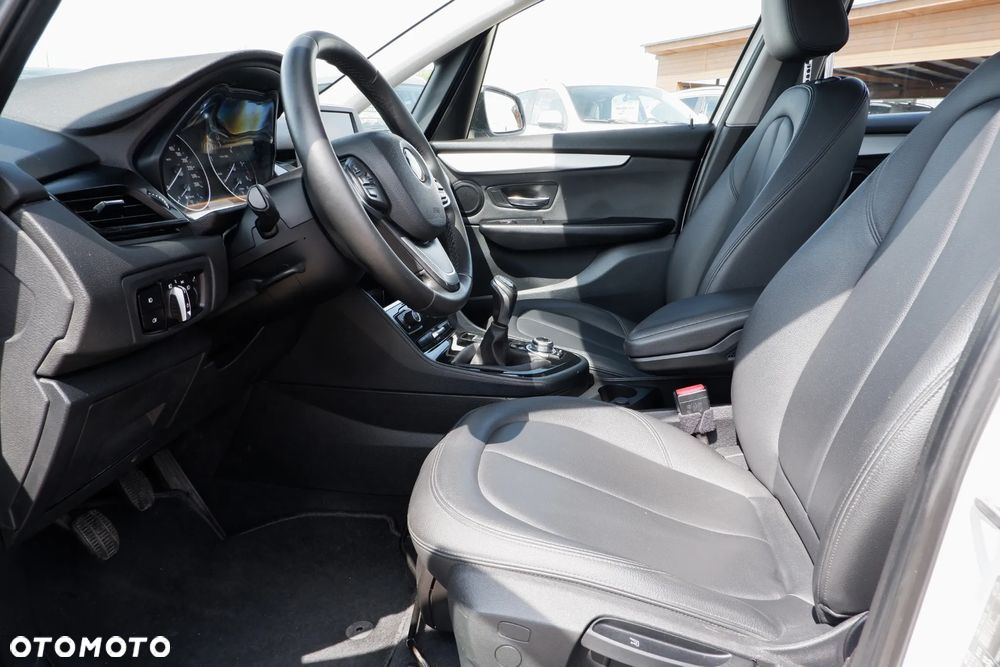 BMW Seria 2 216d Advantage - 27