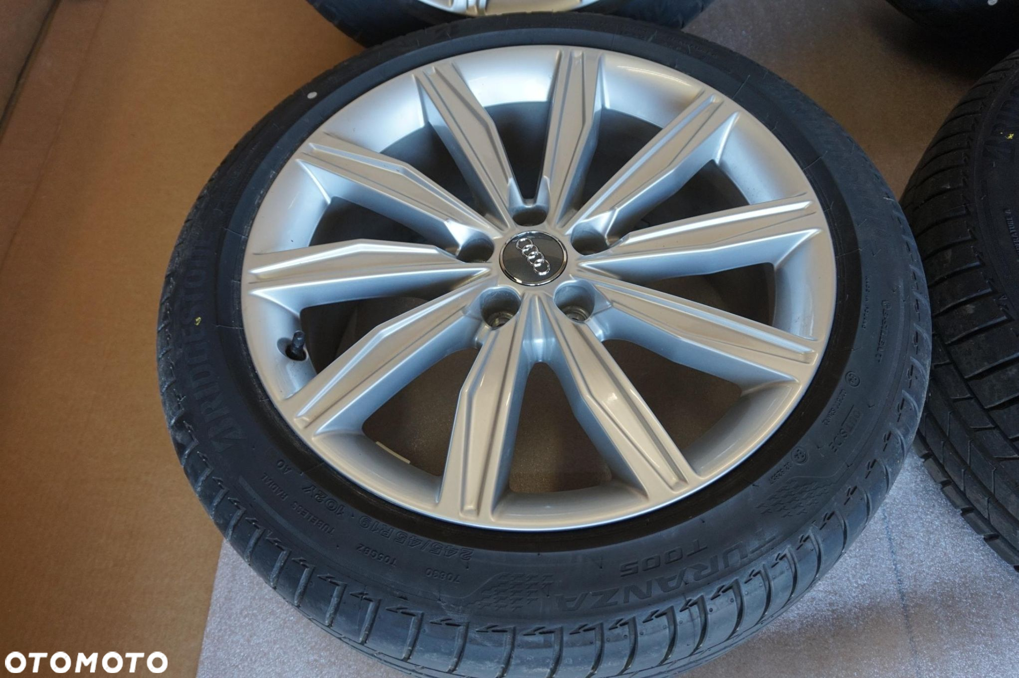 KOŁA ALUFELGI AUDI A6 C8 4K 4K0601025G 245/45R19 - 5