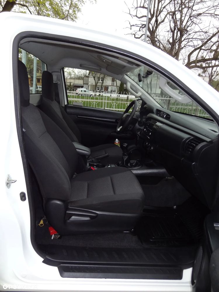 Toyota Hilux 2.4 D-4D Single Cab DLX 4x4 - 5