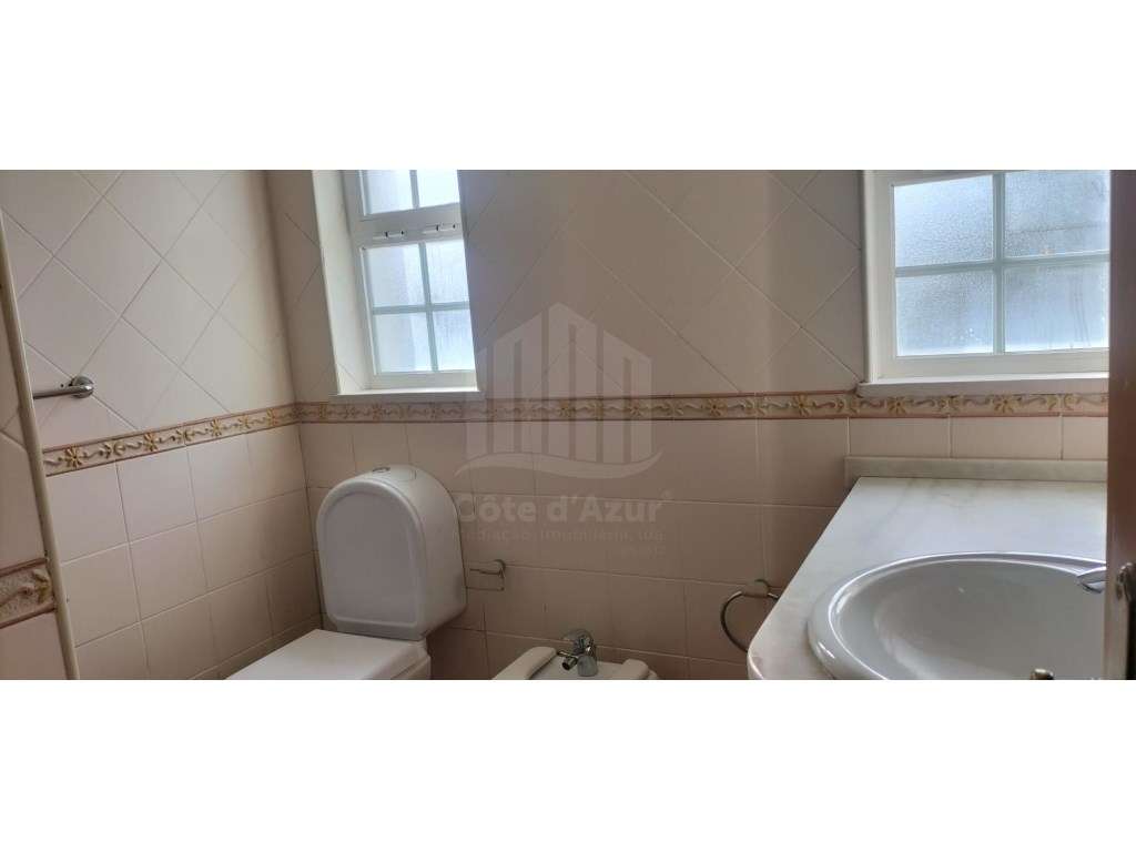 Moradia T4+1 com Jardim e Churrasqueira em Sesimbra, Castelo - Grande imagem: 5/18