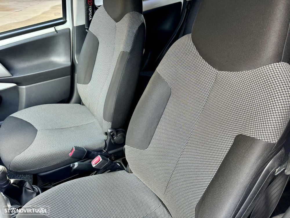 Toyota Aygo 1.0 + AC - 9