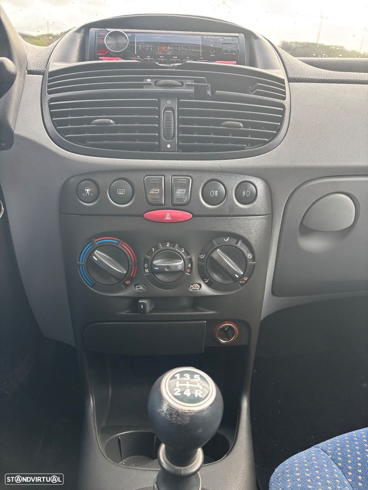 Fiat Punto 1.2 16V 80 Emotion - 14