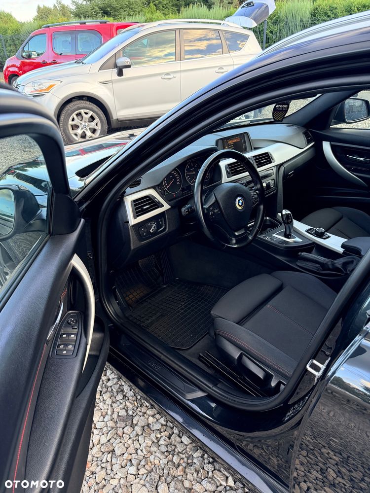 BMW Seria 3 330d xDrive Sport-Aut - 7
