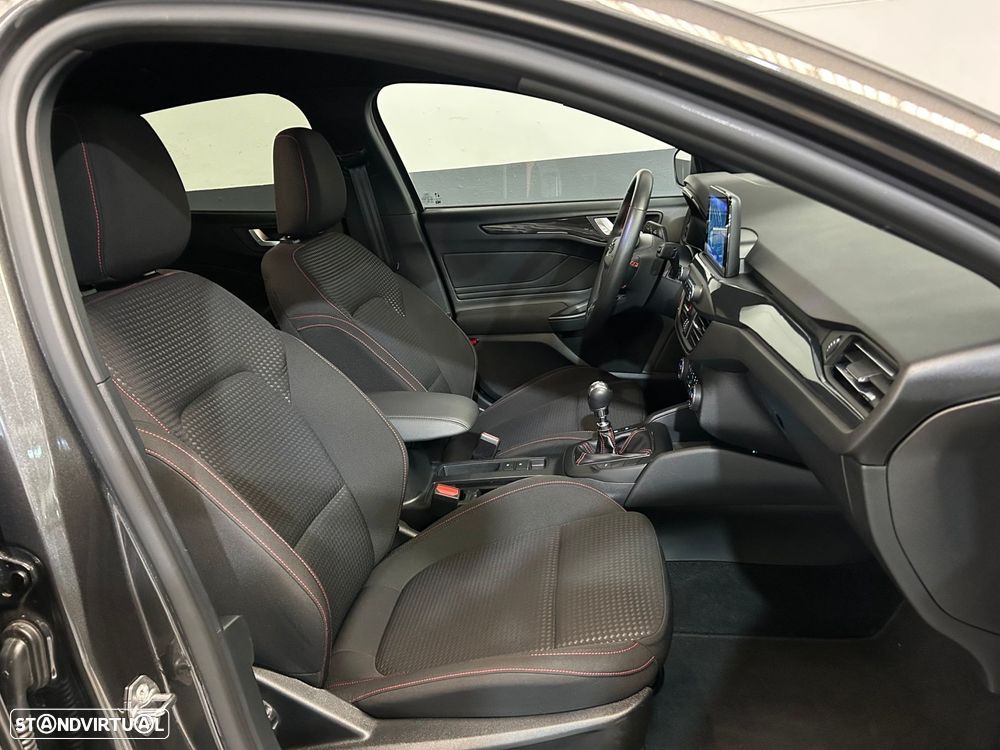 Ford Focus 1.0 EcoBoost MHEV ST-Line - 18