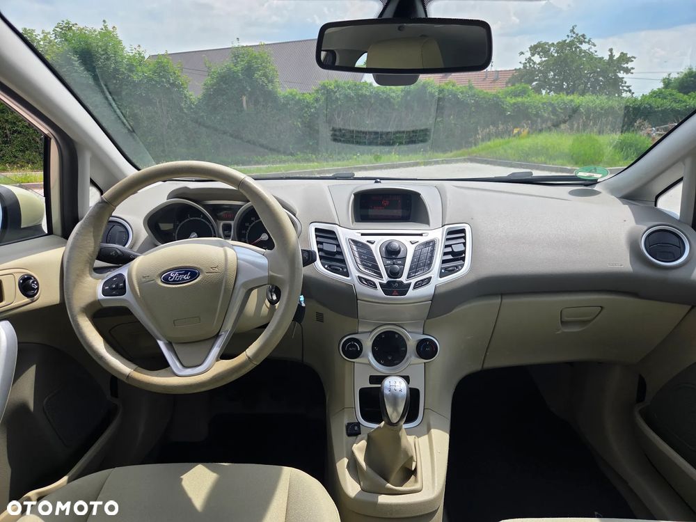 Ford Fiesta 1.3 Ghia - 21