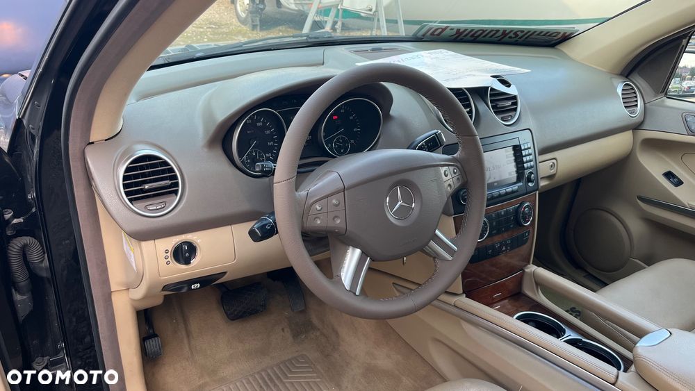 Mercedes-Benz ML - 13