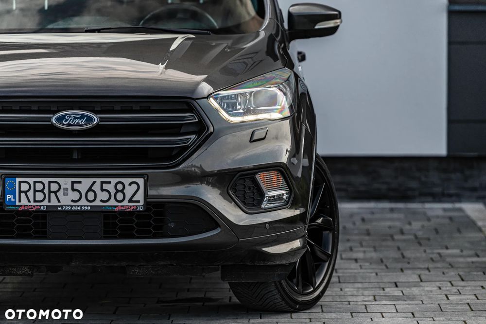 Ford Kuga 1.5 EcoBoost 2x4 ST-Line - 11