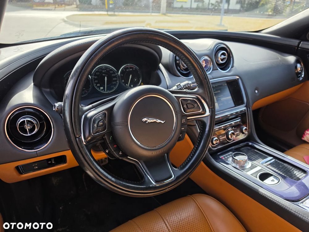 Jaguar XJ 3.0 D V6 Portfolio - 13