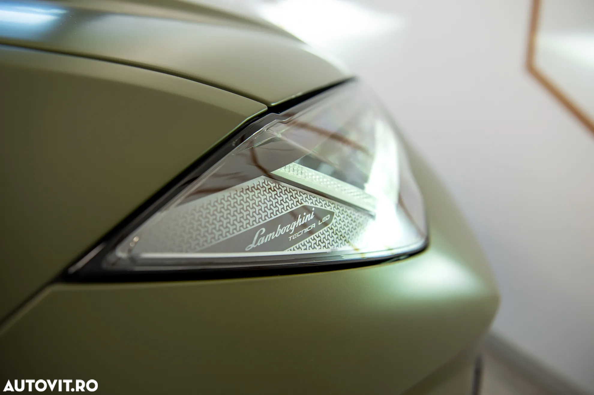 Lamborghini URUS - 14