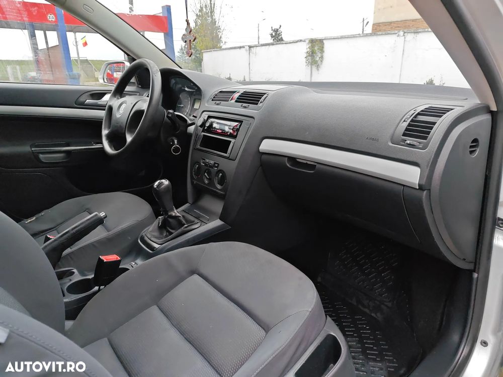 Skoda Octavia 2.0TDI Ambiente - 8