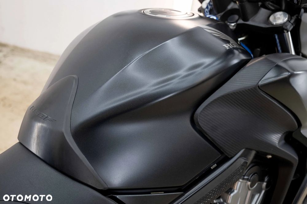 Honda CB - 22