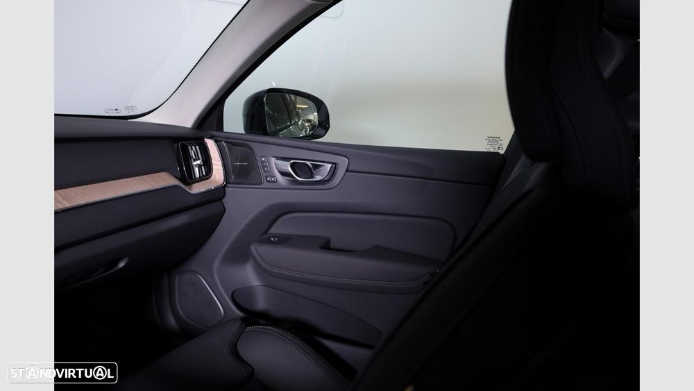 Volvo XC 60 2.0 T6 PHEV Plus Dark AWD - 18