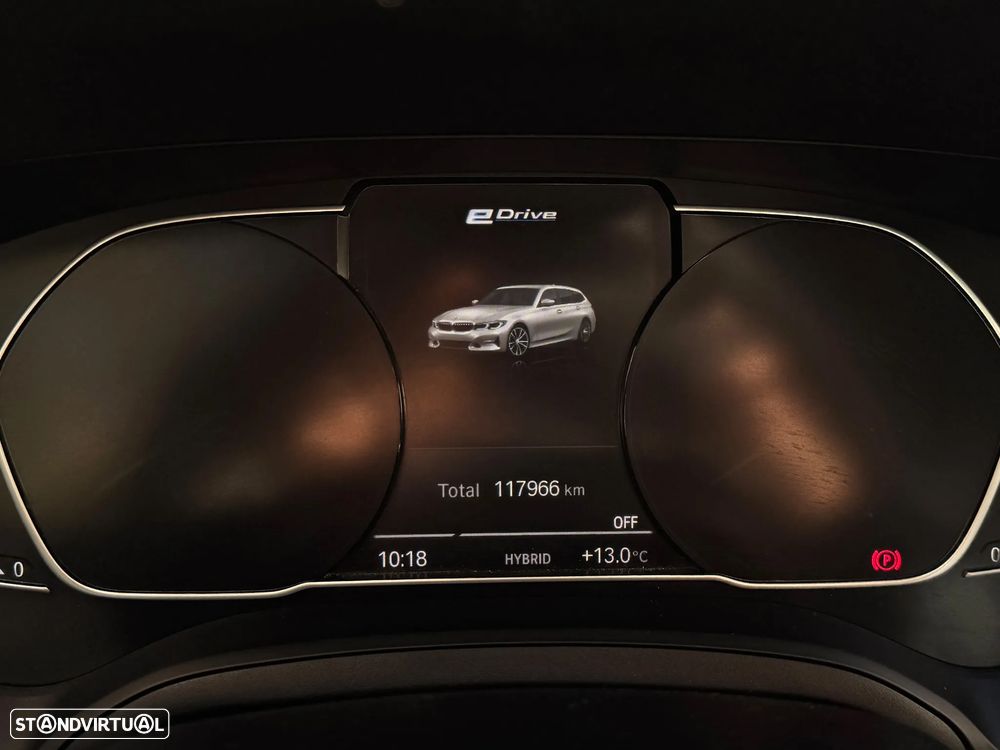 BMW 330 e Touring Auto - 9