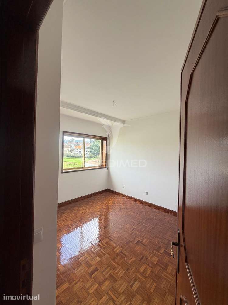 T3 RENOVADO COM GARAGEM BOX | RIO TINTO - Grande imagem: 5/16