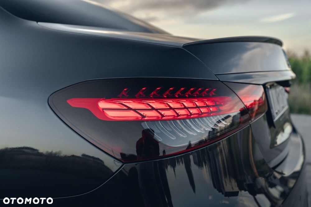 Mercedes-Benz Klasa E AMG 53 4-Matic+ - 14