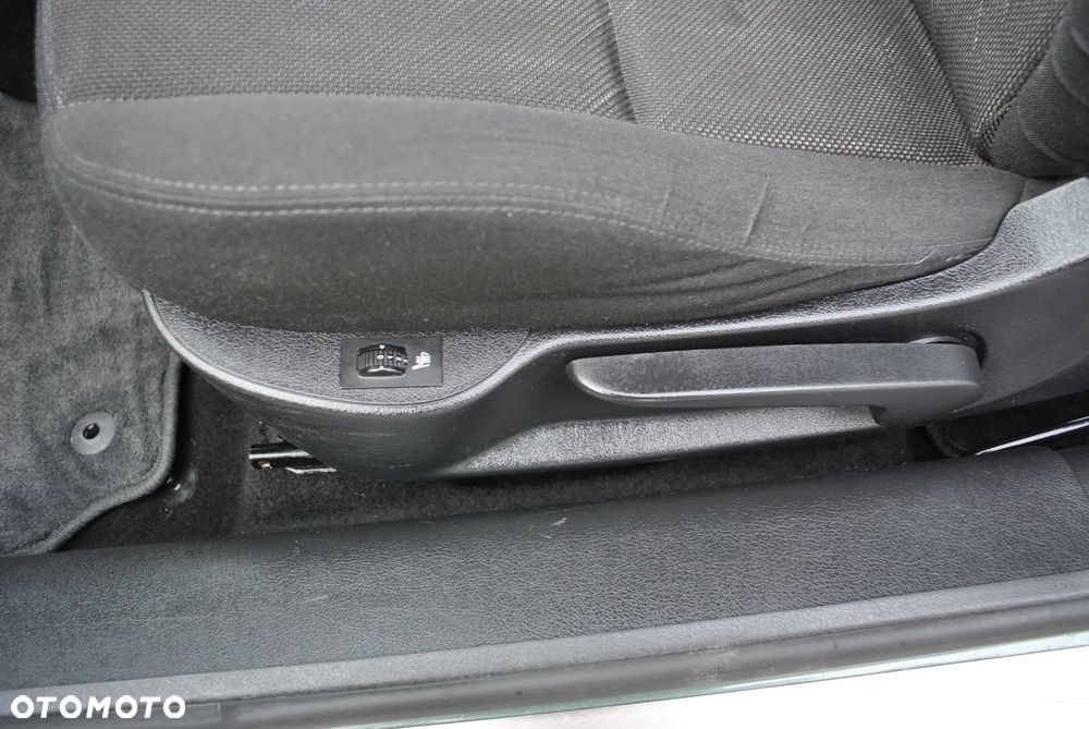 Peugeot 207 1.4 16V U Move - 12