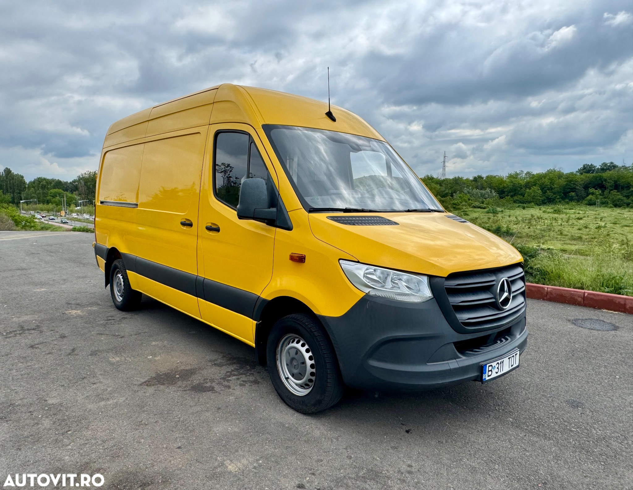 Mercedes-Benz Sprinter - 2