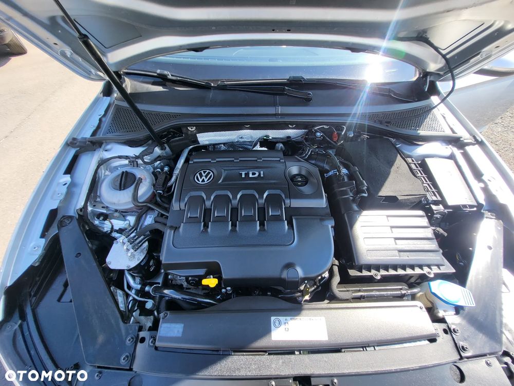 Volkswagen Passat 2.0 TDI SCR DSG Highline - 15