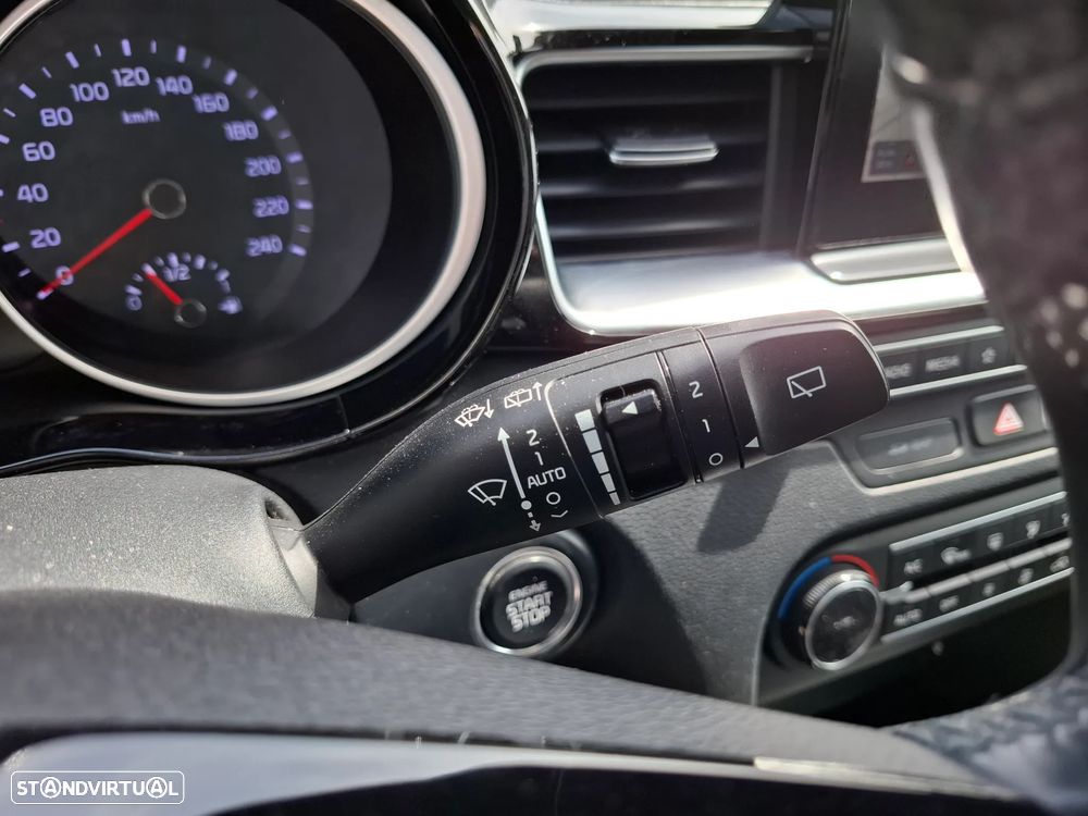 Kia Ceed SW 1.6 CRDi TX+SRF - 24