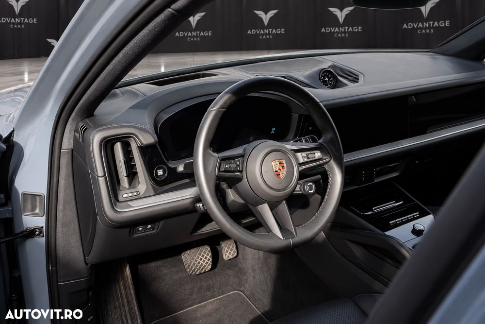 Porsche Cayenne Coupe E-Hybrid - 6