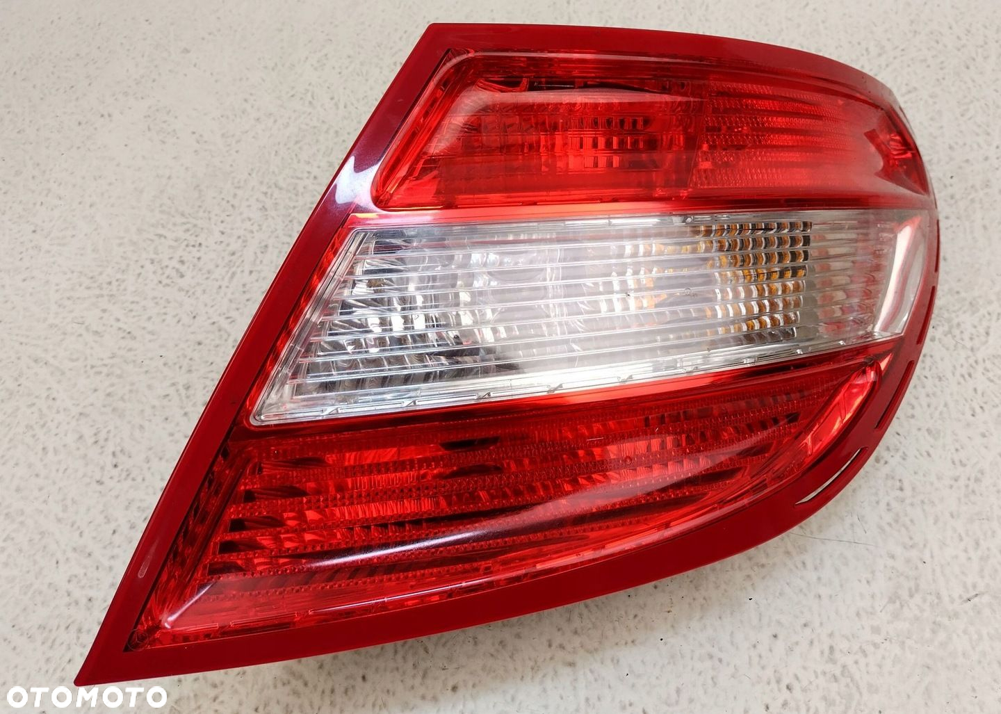 MERCEDES C W204 PRZED LIFT 06-11 PRAWA TYLNA LAMPA W BŁOTNIK A2048200264 - 6