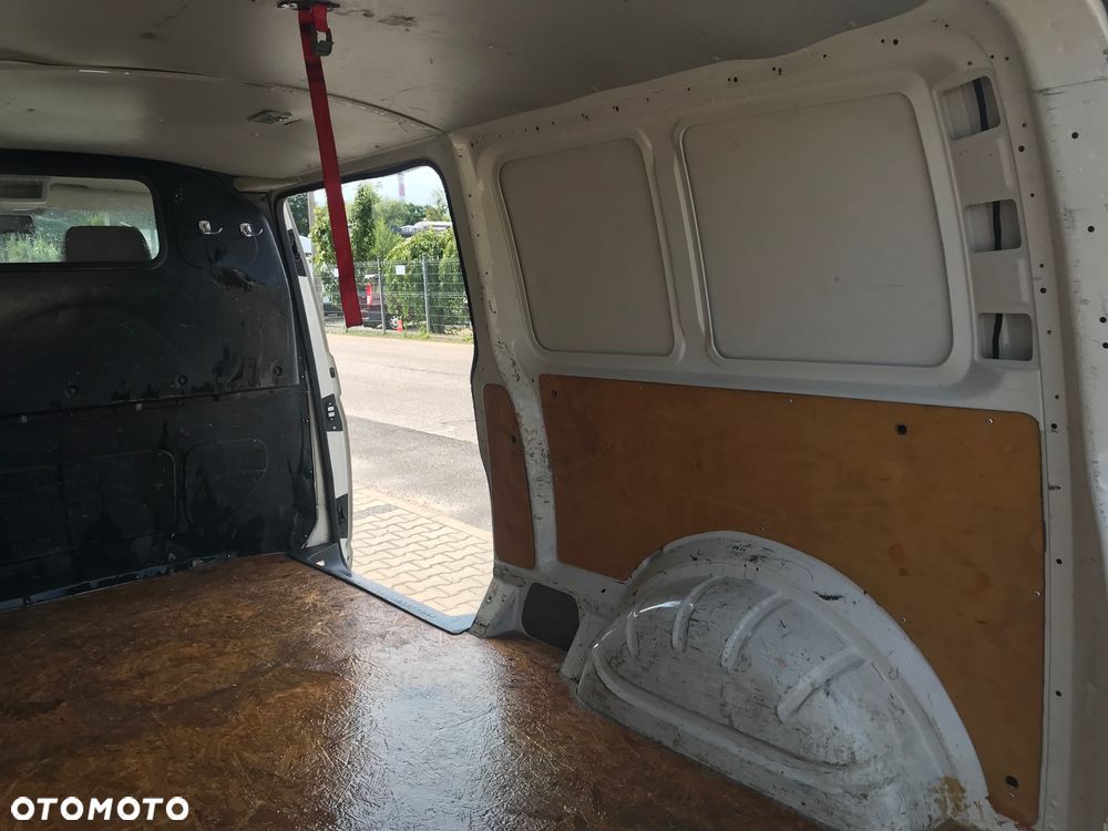 Volkswagen Transporter - 14