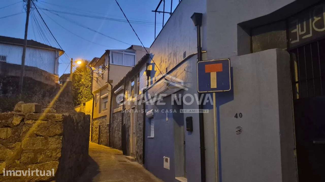 Moradia T4 integrada num conjunto habitacional tradicional - Grande imagem: 3/28
