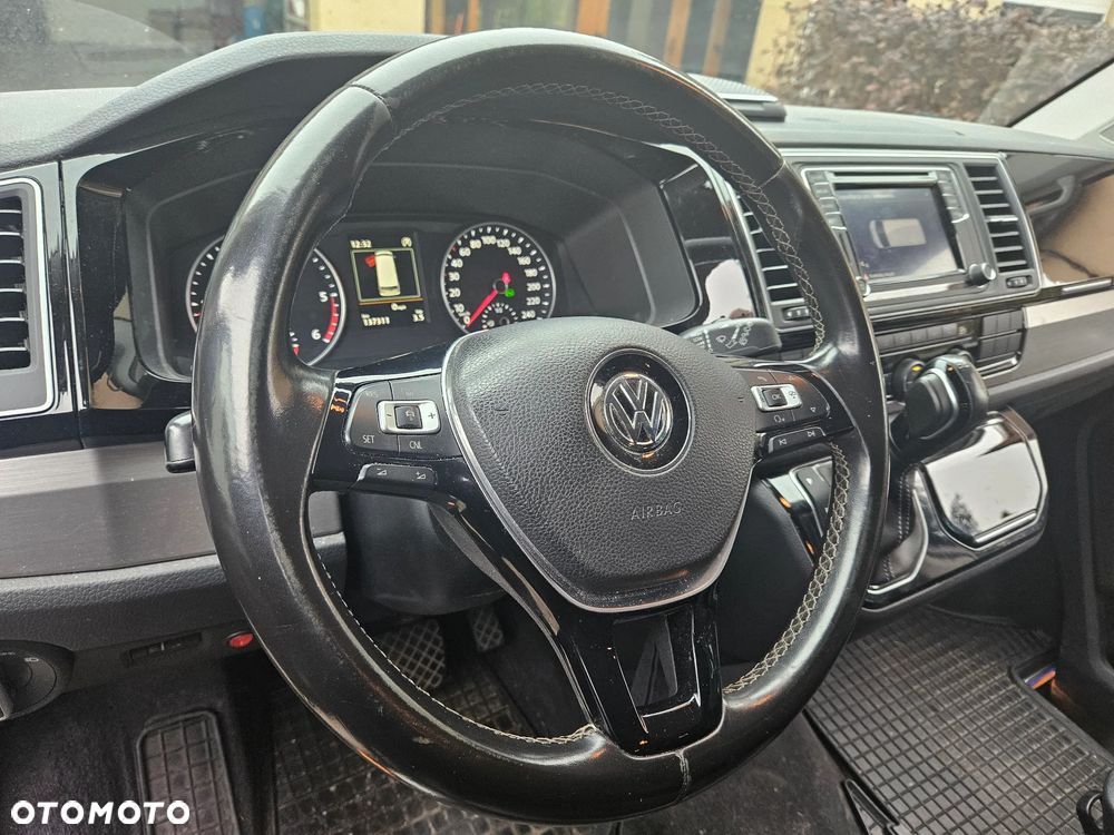 Volkswagen Multivan - 13