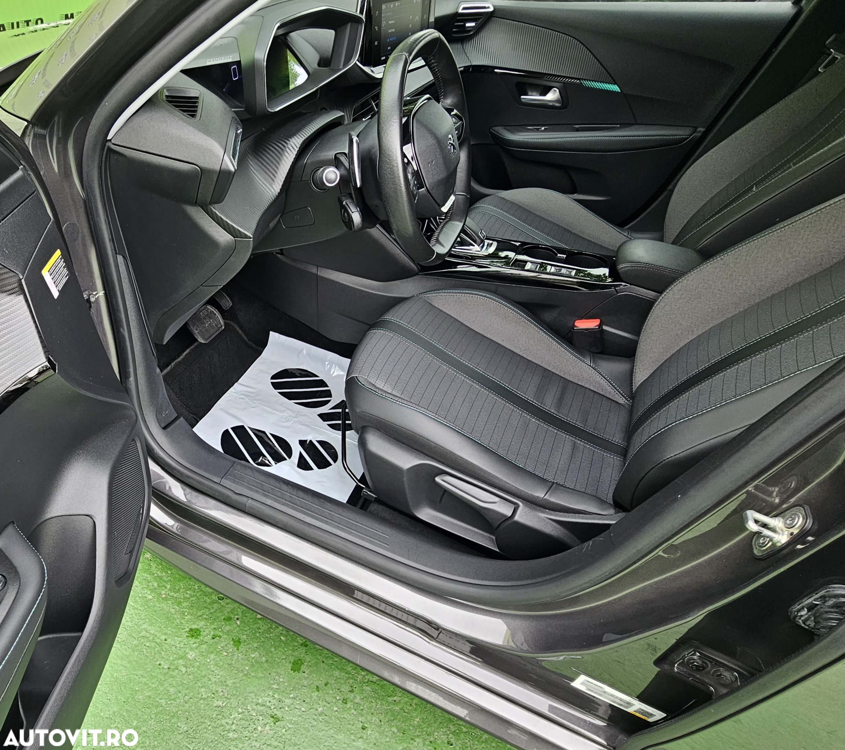 Peugeot 208 PureTech 100 EAT8 Active Pack - 13