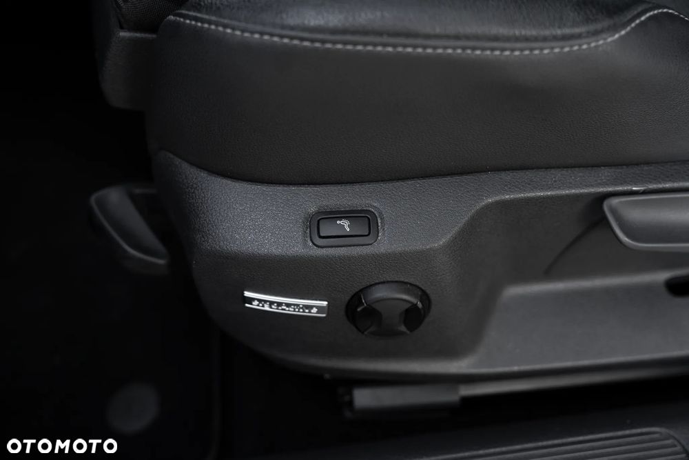 Volkswagen Golf Variant 1.4 TSI BlueMotion Technology DSG Highline - 23