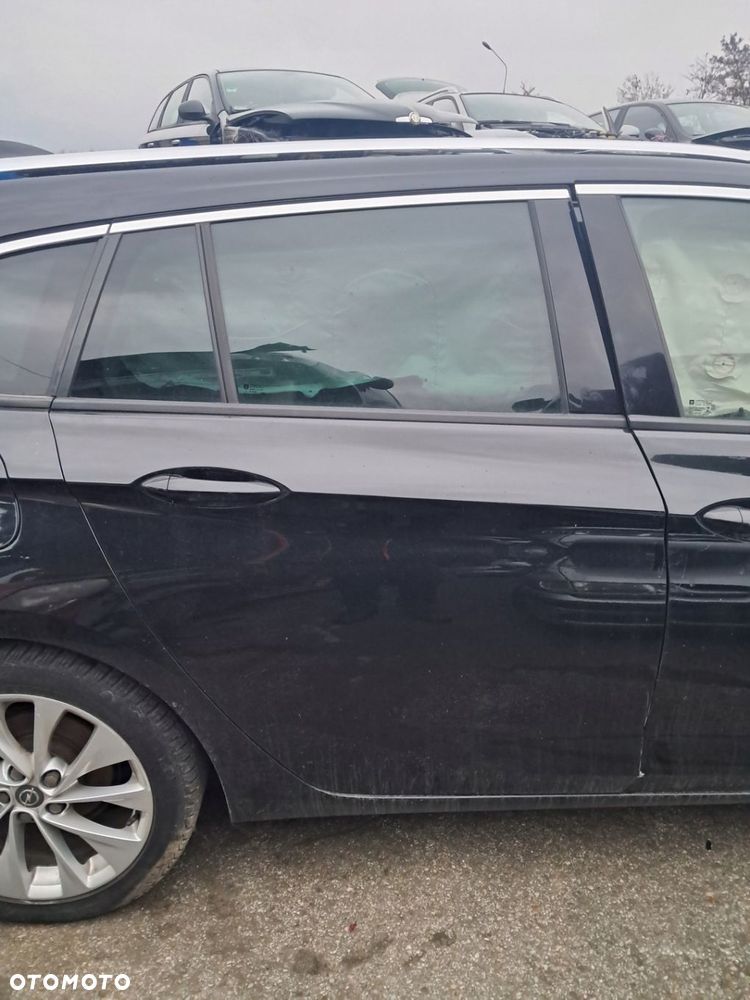 Opel Astra K V Kombi drzwi prawy tył Z22Y - 1