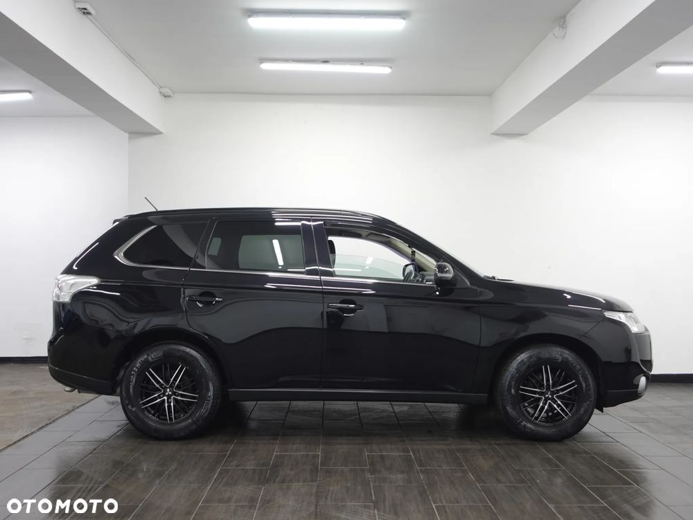 Mitsubishi Outlander 2.2 DI-D 4WD Invite - 10