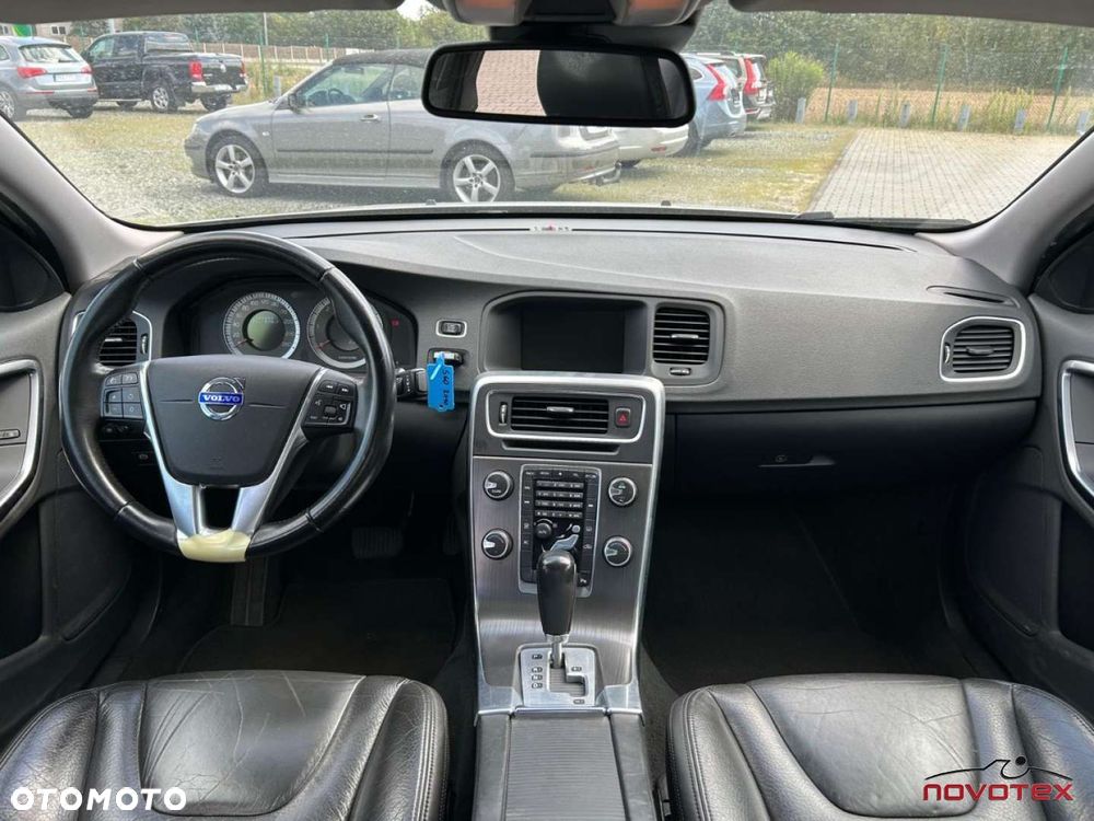 Volvo S60 D5 AWD Geartronic Summum - 11