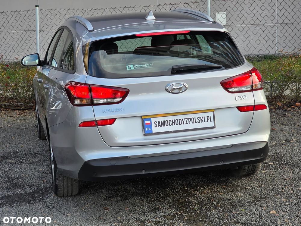 Hyundai i30 1.5 DPI Classic + - 15