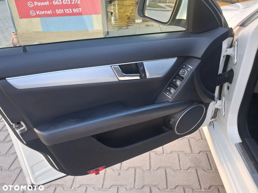 Mercedes-Benz Klasa C 180 Kompressor Automatik Elegance - 24