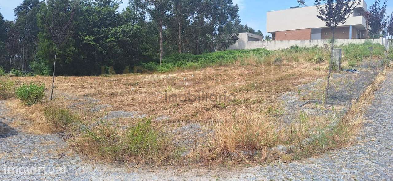 Terreno com 370m2 em São Mamede - Grande imagem: 4/4