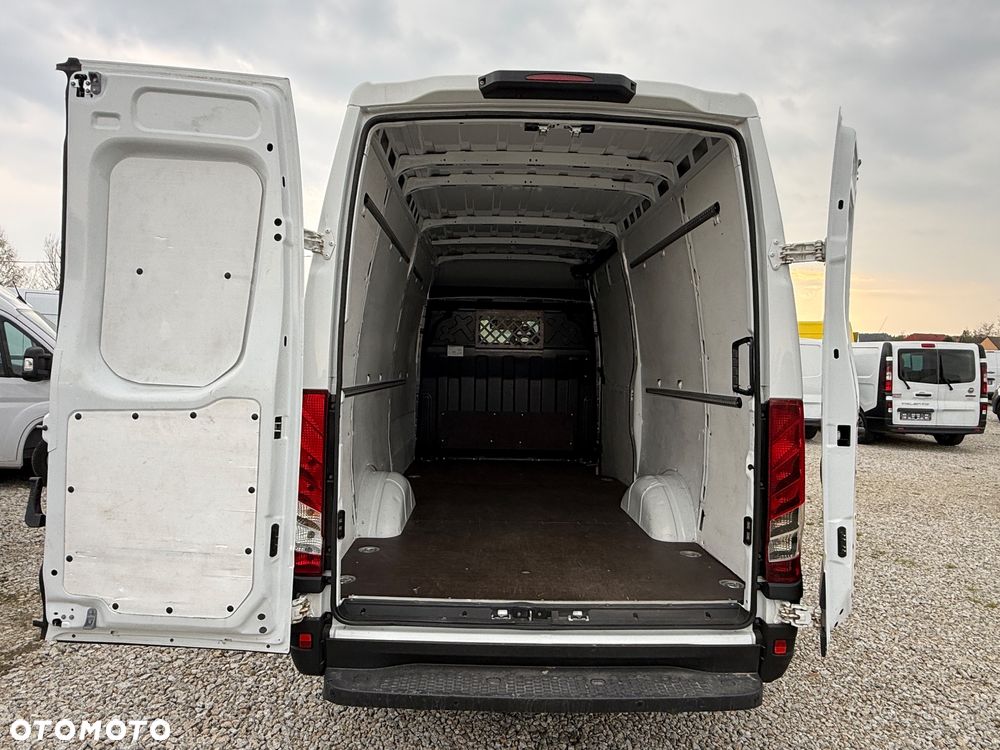 Iveco 2022/Daily/Średni/160 KM/manual/Klima/PDC/ bardzo dobry stan - 10
