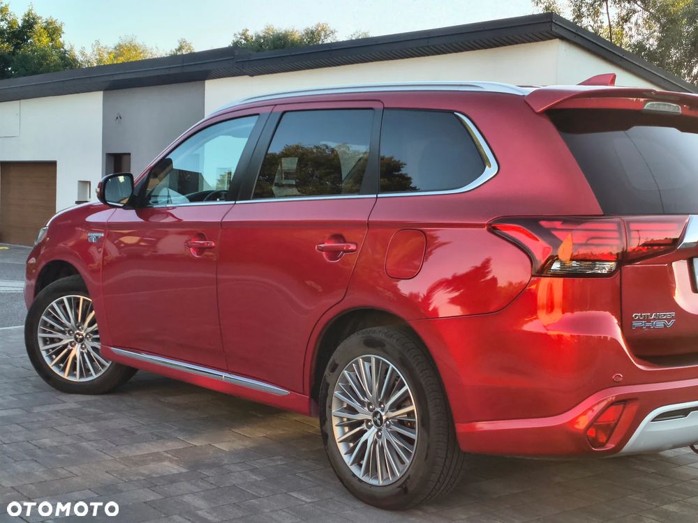 Mitsubishi Outlander - 9