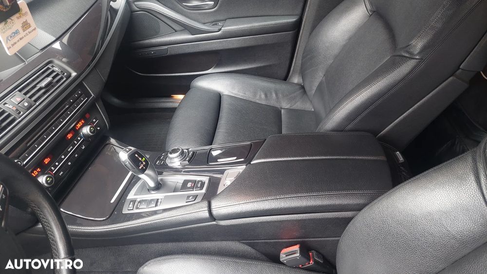 BMW Seria 5 520d Aut. Luxury Line - 17